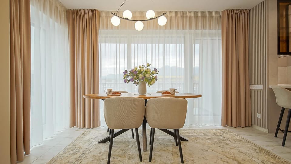 Living room, Dining area