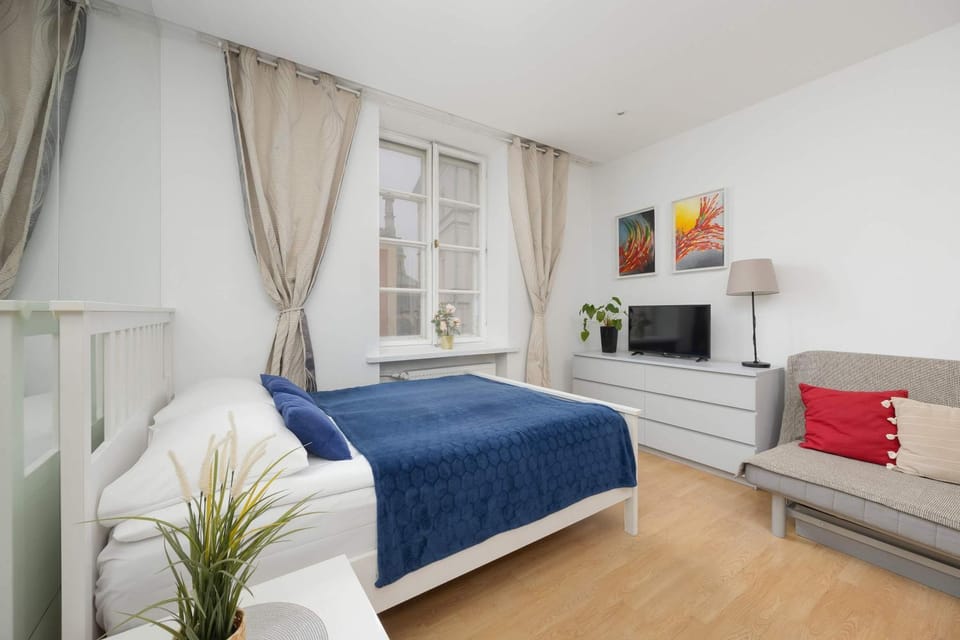 Bed, Living room