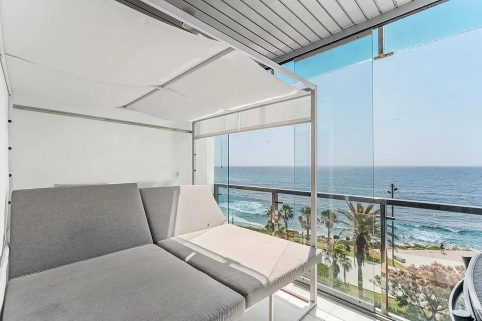 Balcony/Terrace, Seating area, Sea view, sunbed