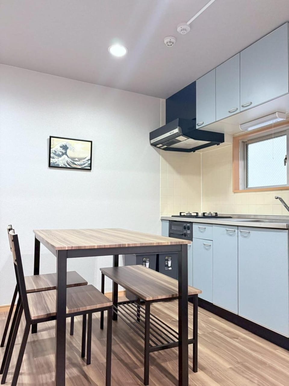 Kitchen or kitchenette, Dining area, stove