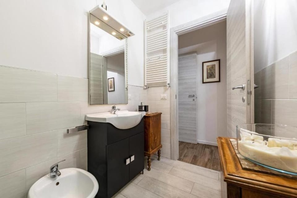 Bathroom, heating