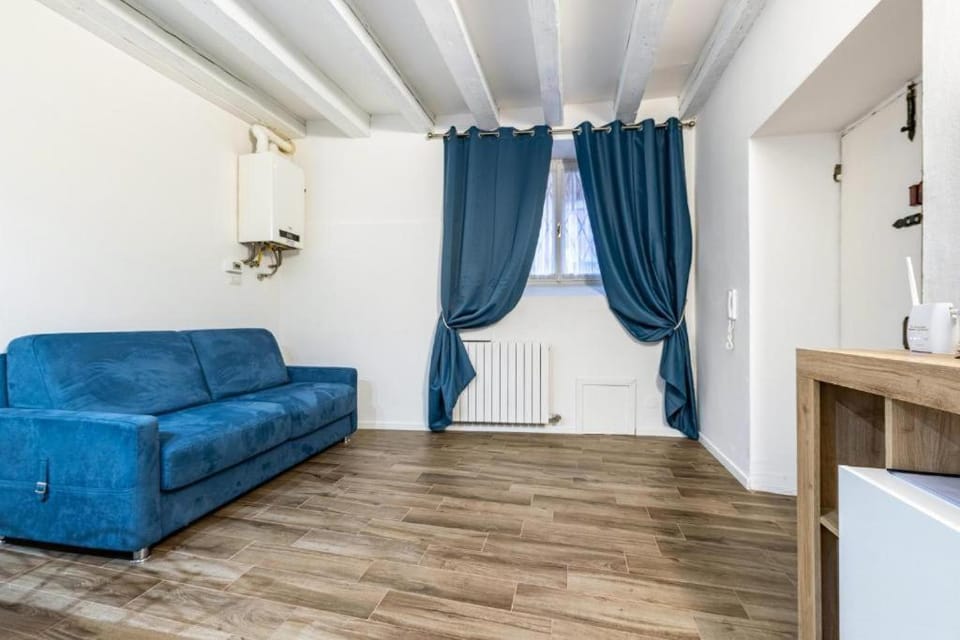 Communal lounge/ TV room, heating, air conditioner