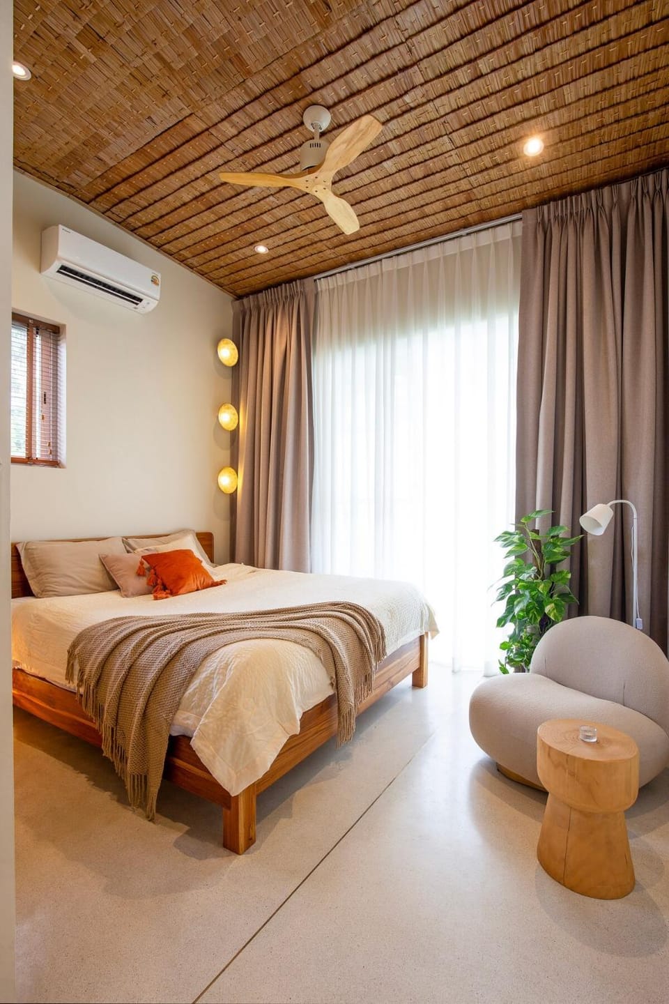 Charming 2-BR Seaside Haven Villa in Ko Pha-ngan Sub-district