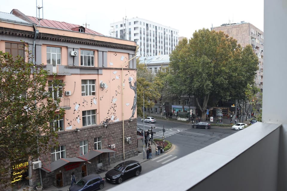 City view, Street view