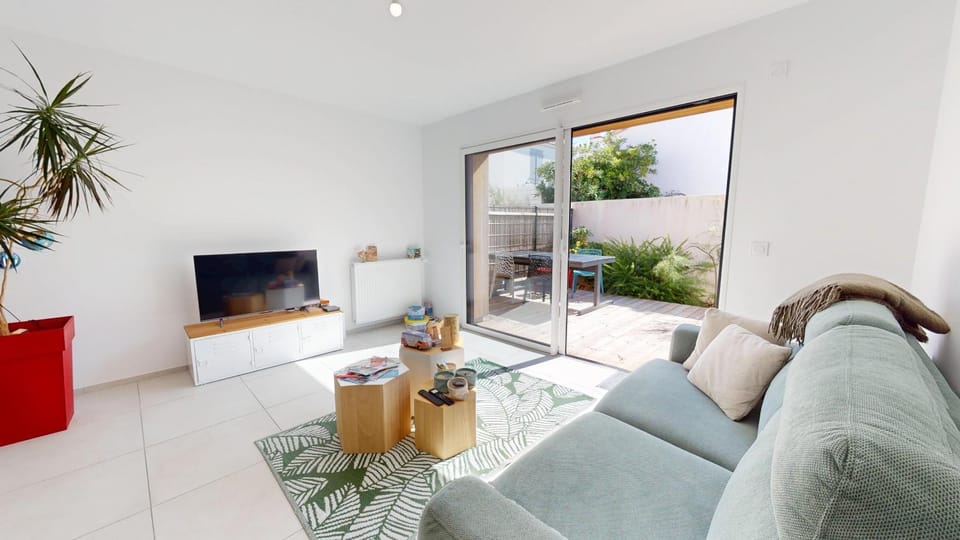 Communal lounge/ TV room, Living room
