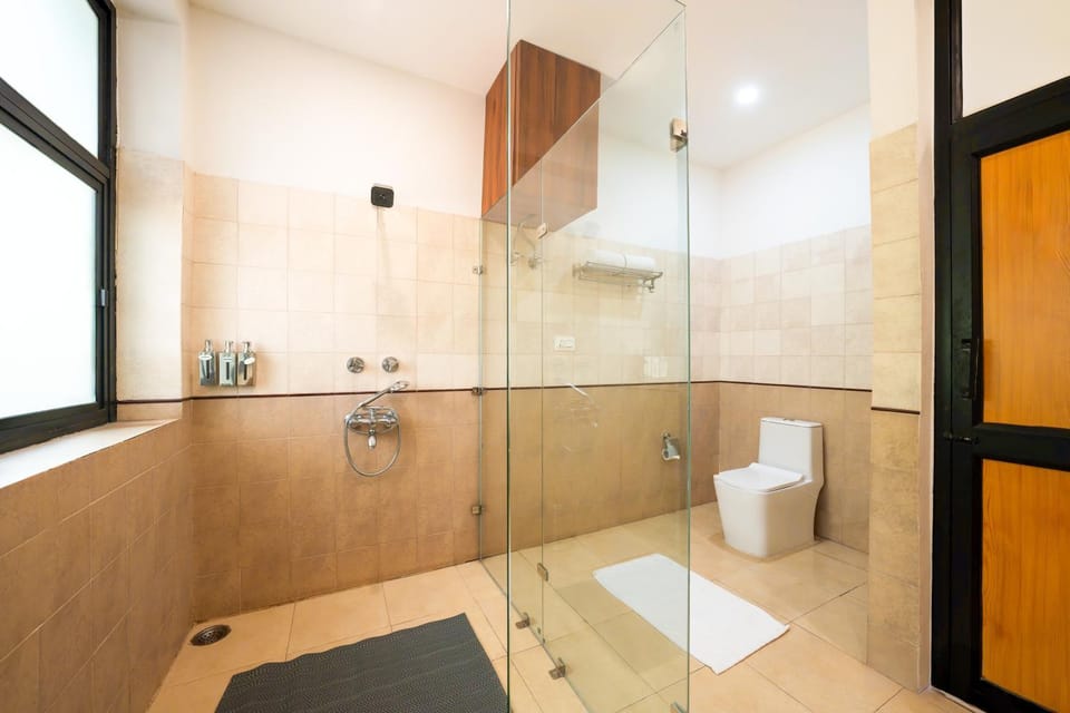 Toilet, Bathroom, towels