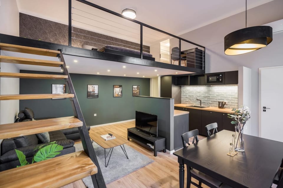 TV and multimedia, Kitchen or kitchenette, Living room, Seating area, Dining area