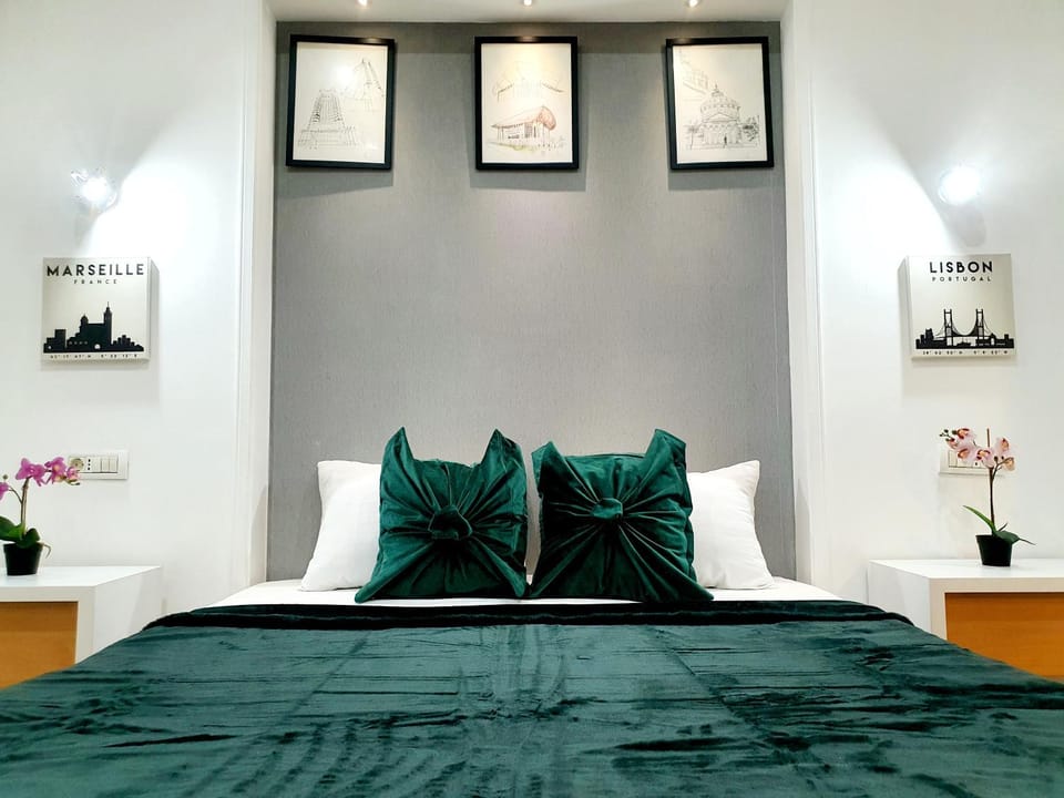 Sky Studio Apartment in Bucharest