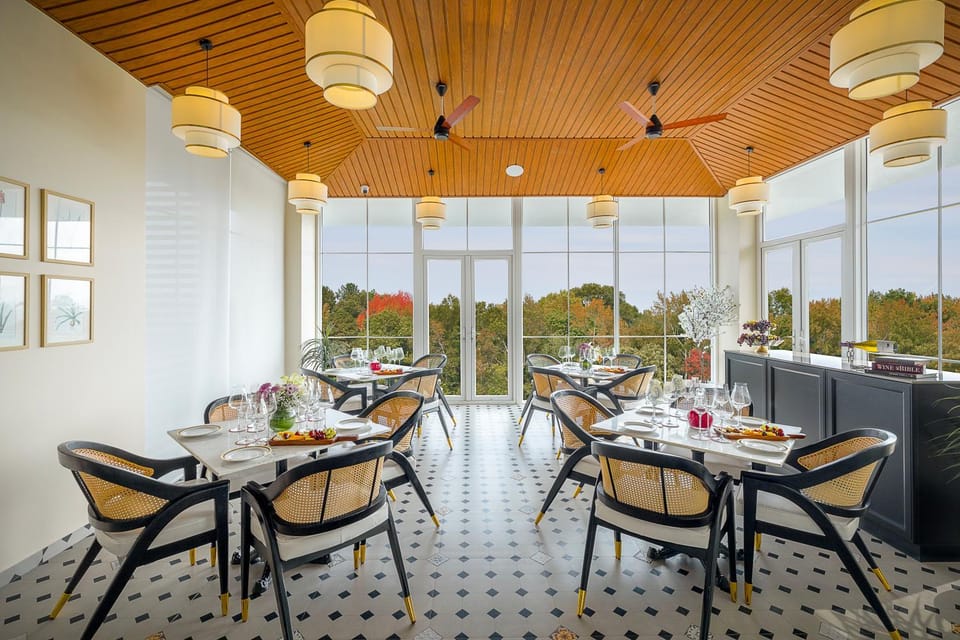 Restaurant/places to eat, Seating area