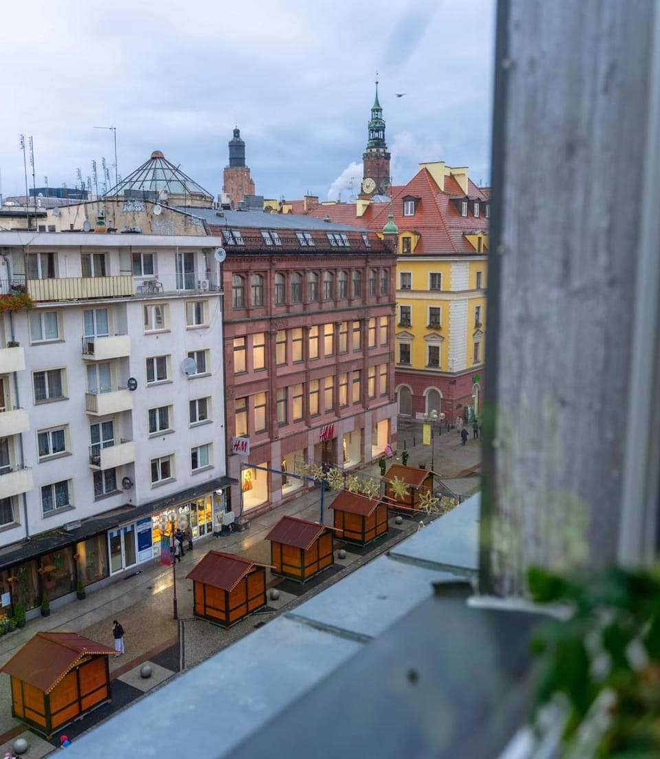 Neighbourhood, City view, Location
