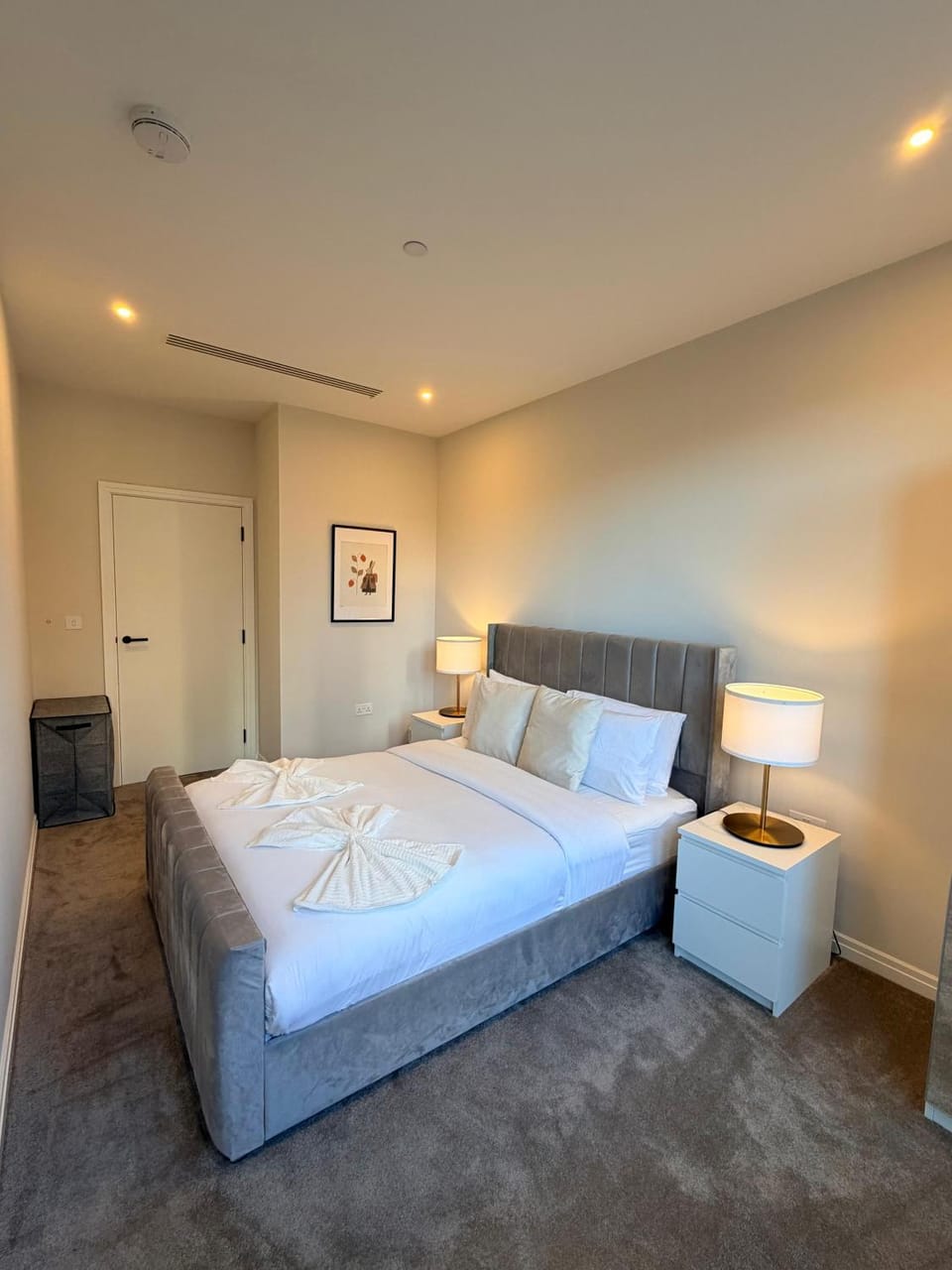 Cozy and Luxury Two Bedroom in Chelsea Apartment in London