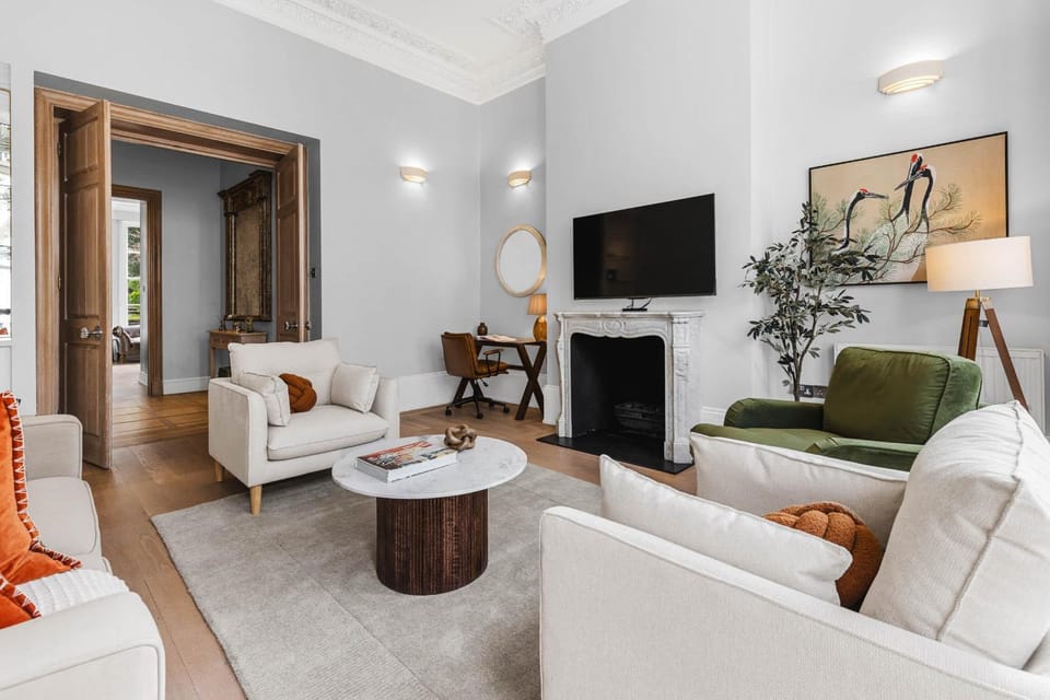 Elegant 4 Bedroom Retreat Apartment in City of Westminster