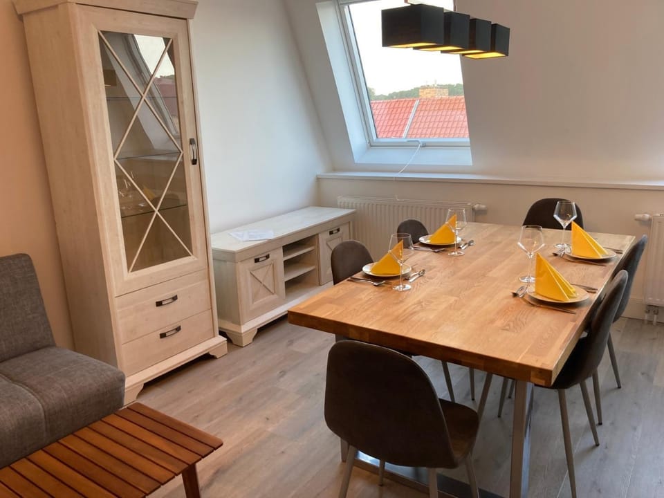 Alt-Berliner Schwanenhof Ferienwohnung DG links Apartment in Lychen
