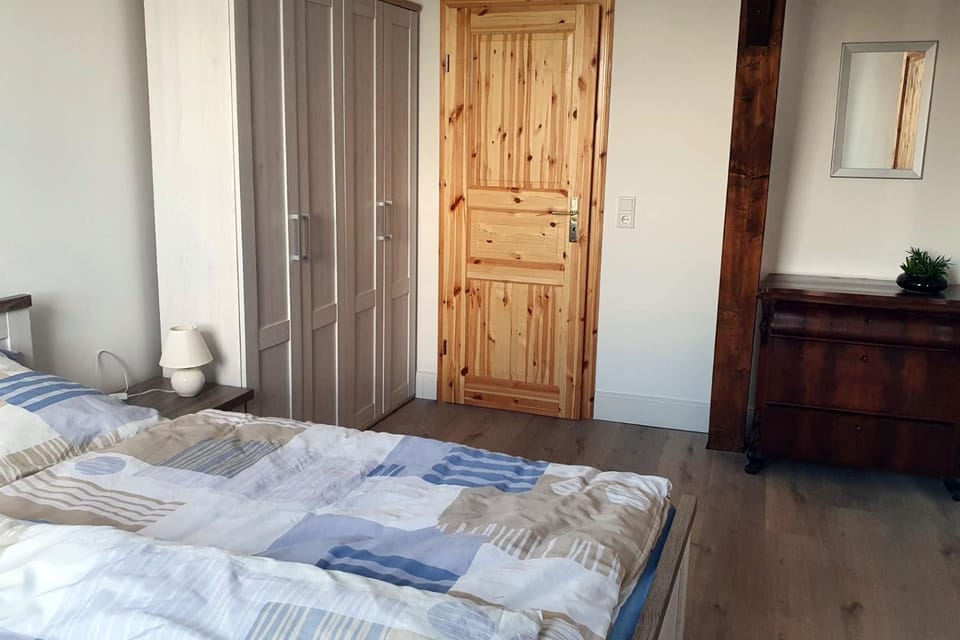 Alt-Berliner Schwanenhof Ferienwohnung DG rechts Apartment in Lychen