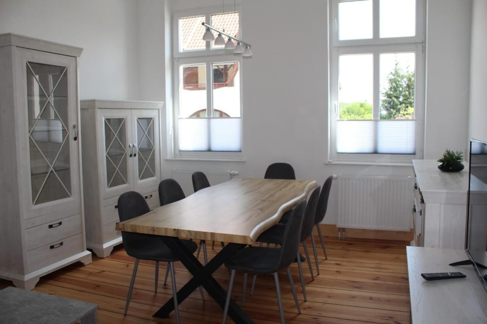 Alt-Berliner Schwanenhof Ferienwohnung EG links Apartment in Lychen