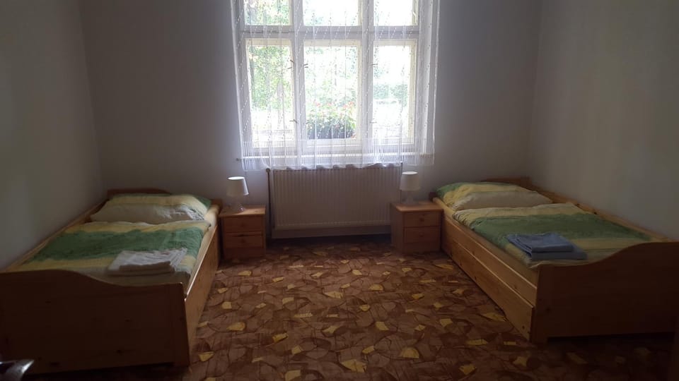 Bed, View (from property/room), Photo of the whole room, Bedroom