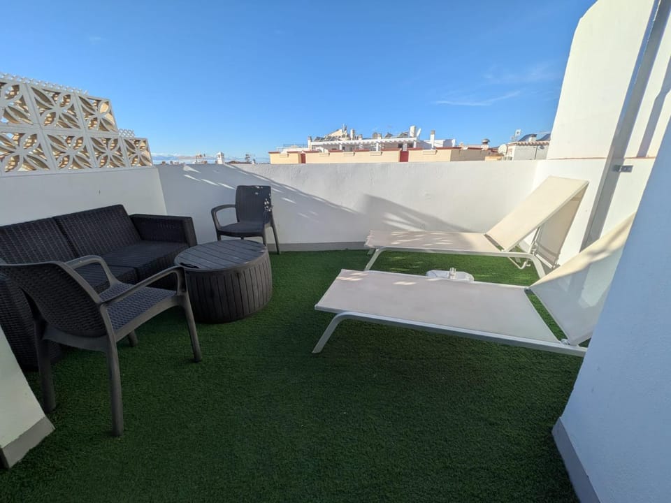 Balcony/Terrace, sunbed