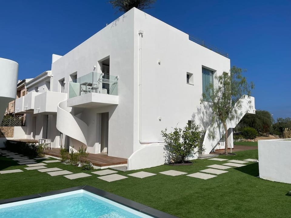 Like at Home - Boutique A6 Sea view, Private Terrace & Pool Apartment in Palau