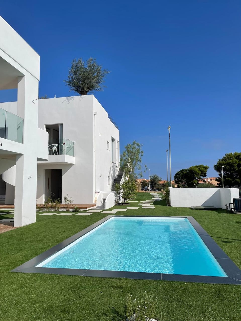 Like at Home - Boutique A6 Sea view, Private Terrace & Pool Apartment in Palau
