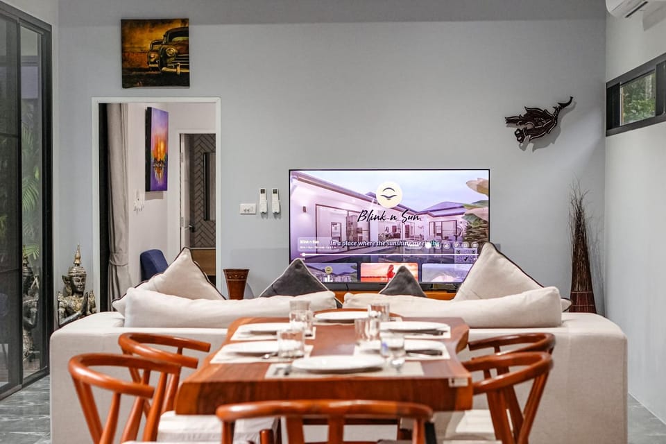 Living room, Dining area
