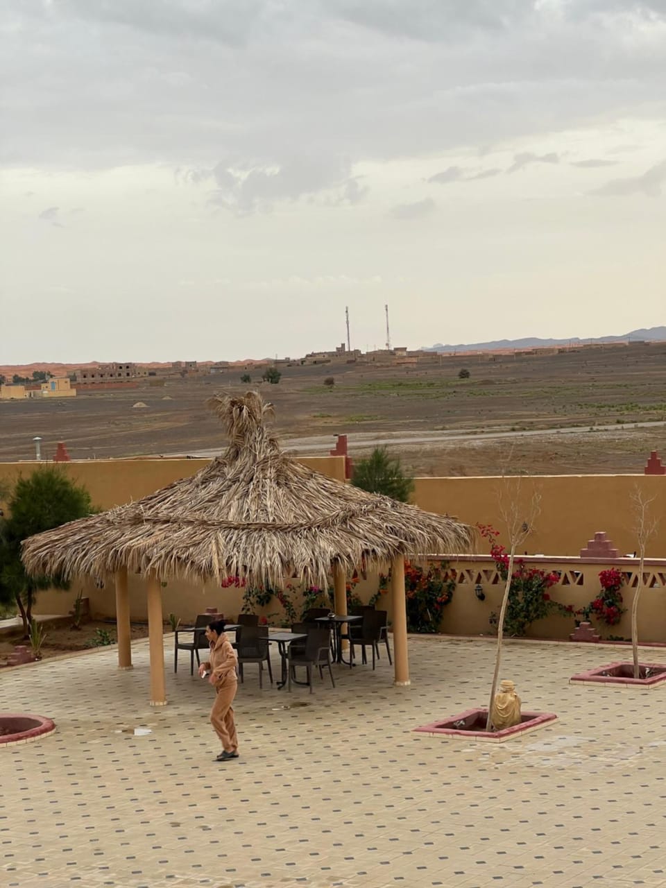Property building, Patio, Day, People, Natural landscape, group of guests