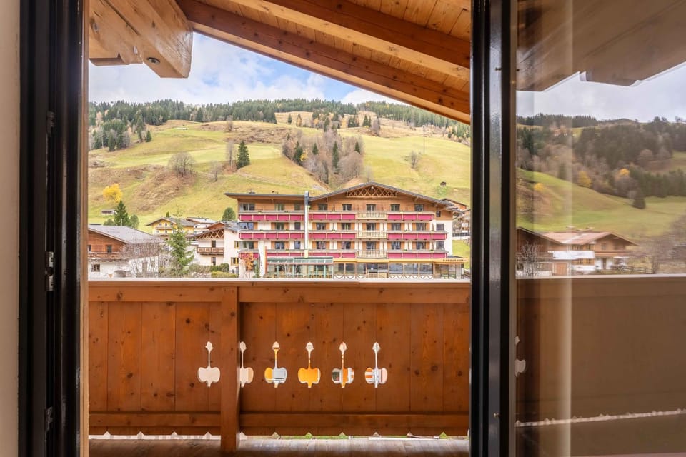 Natural landscape, Balcony/Terrace, Mountain view