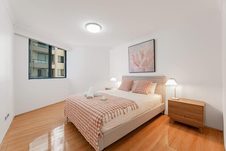 The Interlink CBD w Parking Desk Gym Pool Apartment in Surry Hills