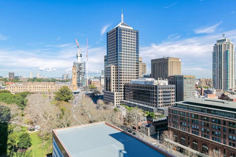 Skyline & City Pulse w Parking Desk Gym Pool Apartment in Surry Hills