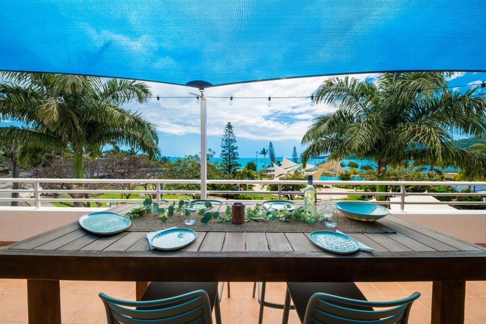 Patio, View (from property/room), Balcony/Terrace, Dining area, Sea view