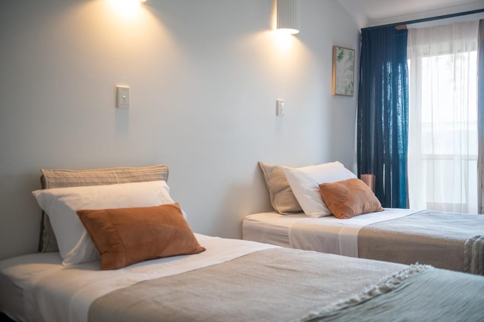 Bed, Bedroom, towels, air conditioner