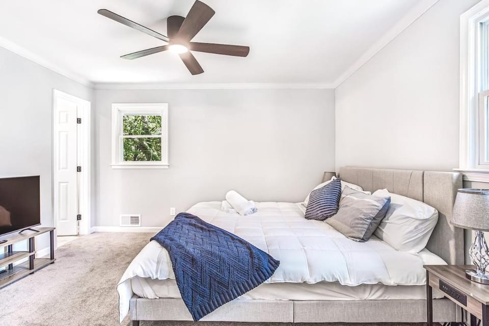Bed, Bedroom