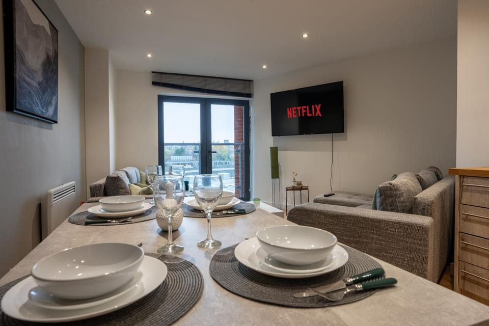 Large 2BR Flat in Heart of City - Sleeps 10 Apartment in Leeds
