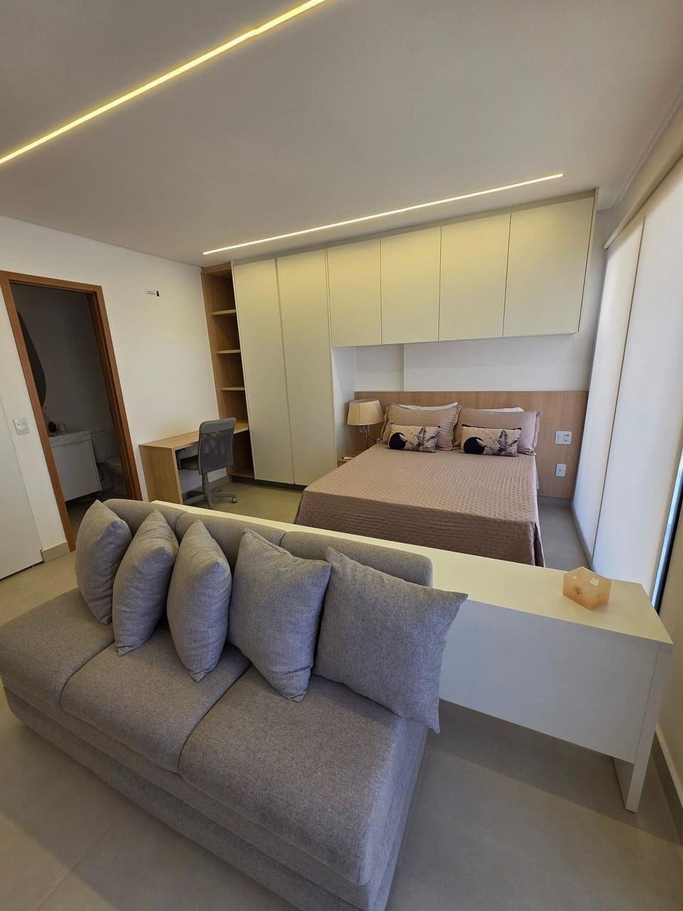 Photo of the whole room, Bedroom