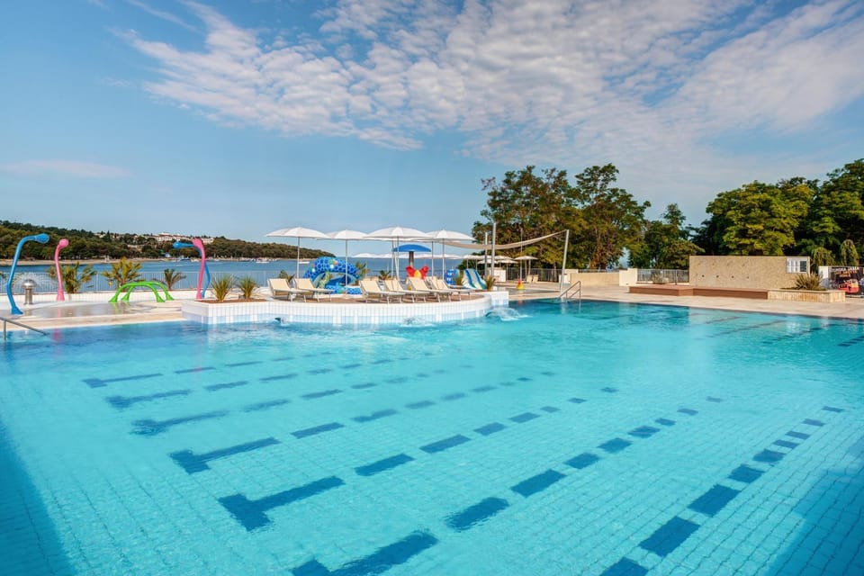Pool view, Swimming pool