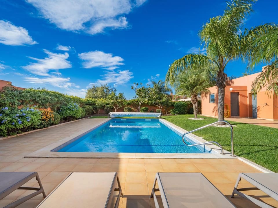 Garden, Swimming pool, sunbed