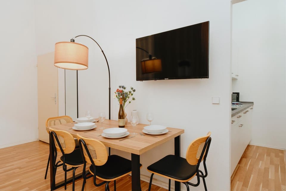 TV and multimedia, Dining area