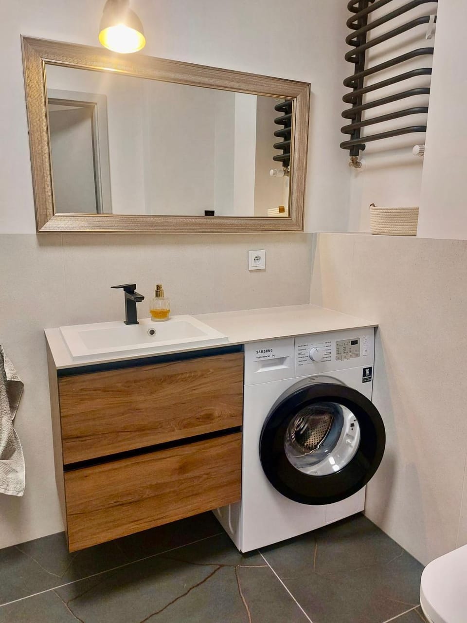 Bathroom, washing machine