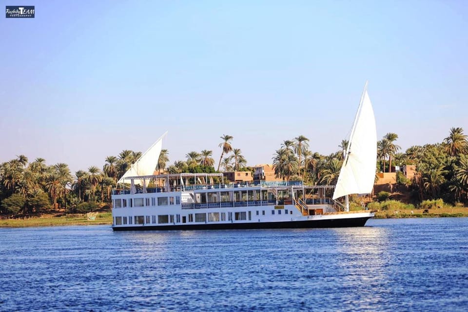 Embrace Nile Cruise - Luxor Aswan 4 nights every Saterday - Aswan Luxor 3 nights every wednesday Docked boat in Luxor