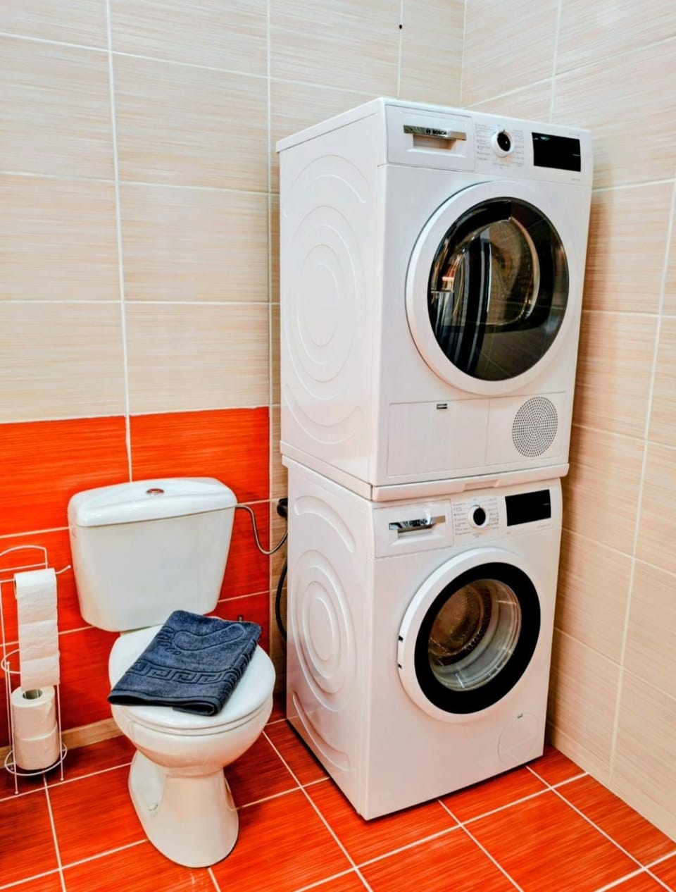 Toilet, Bathroom, washing machine, dryer