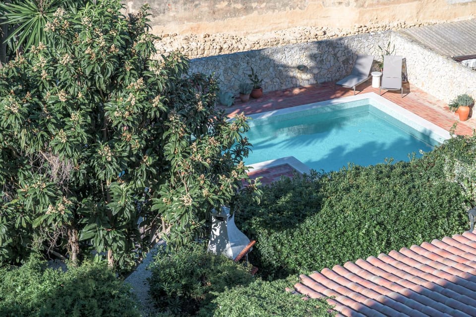 Casa Boodes Parking Pool Garden Apartment in Lagos