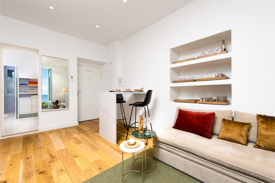 Kitchen or kitchenette, Living room, Seating area