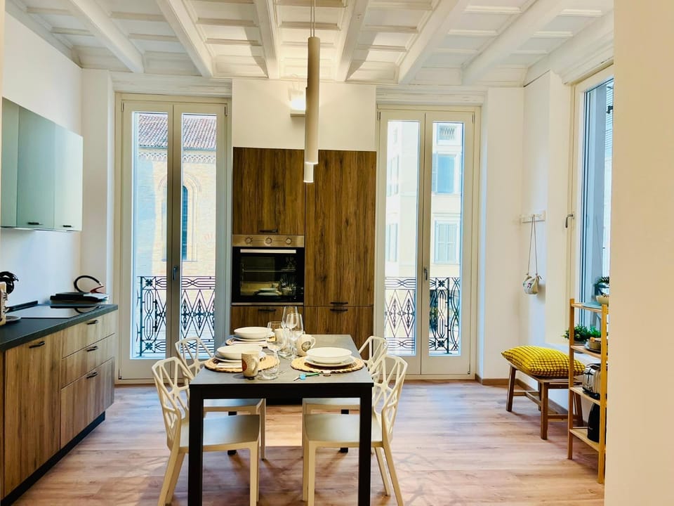 Kitchen or kitchenette, Dining area, pet friendly, stove