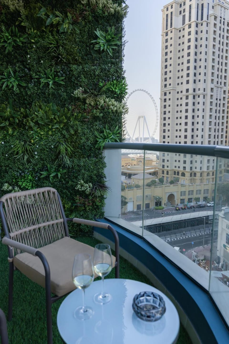 View (from property/room), Balcony/Terrace, Seating area, City view
