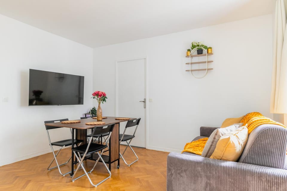 Charmant 2 pièces rénové Porte de Paris avec parking Apartment in Aubervilliers