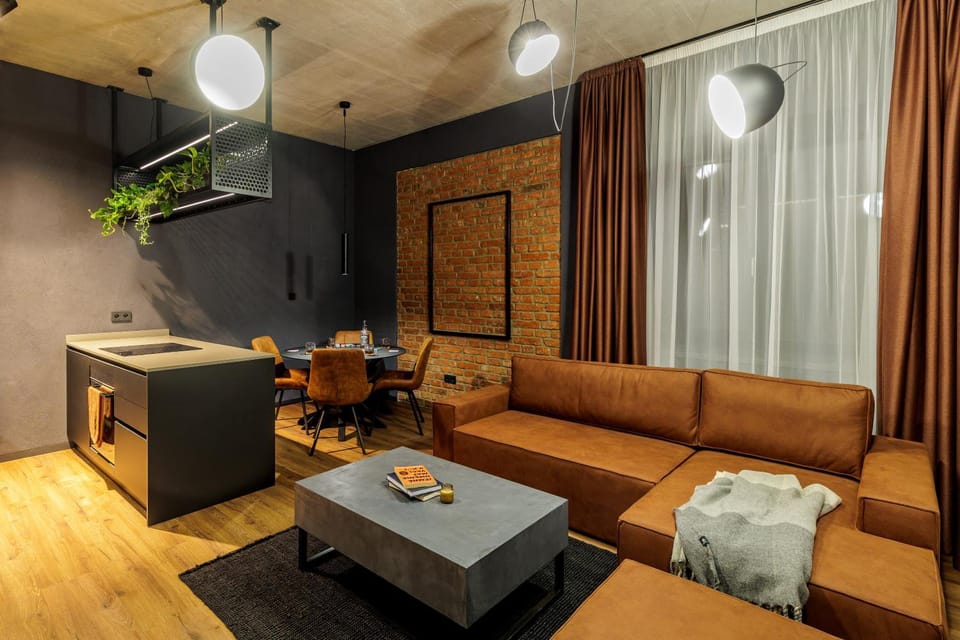 Kitchen or kitchenette, Living room, Seating area, Dining area