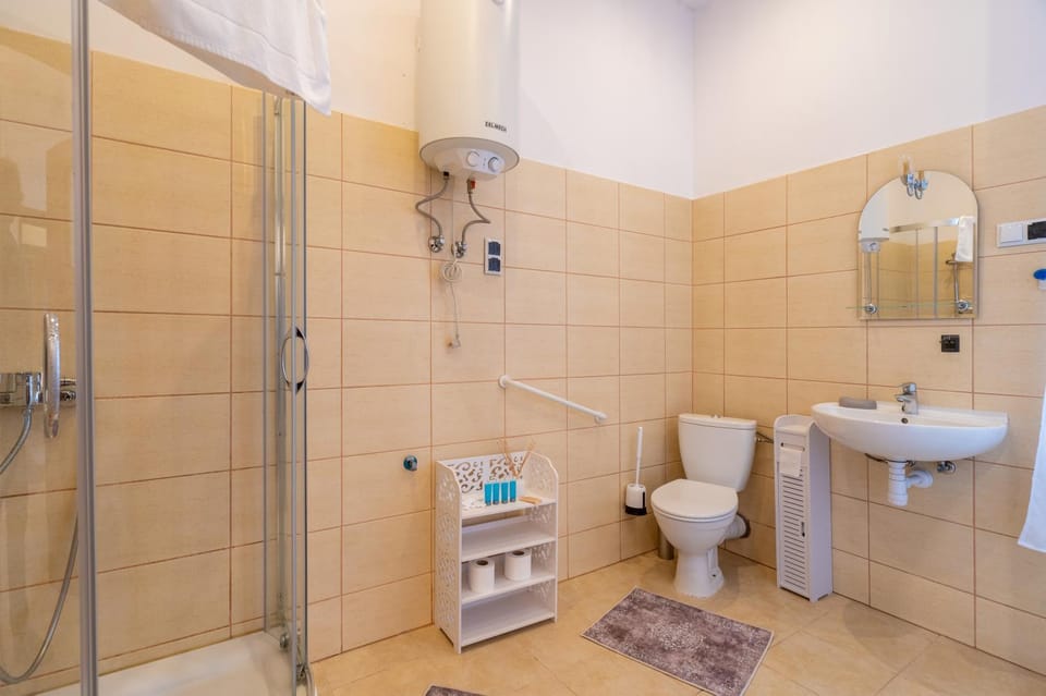 Shower, Toilet, Bathroom