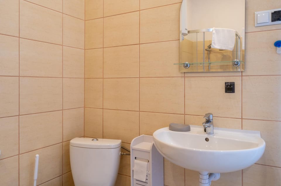 Toilet, Bathroom