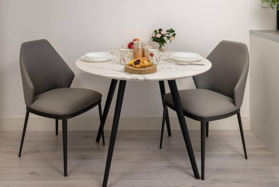 Living room, Food and drinks, Other, Seating area, Dining area, Food