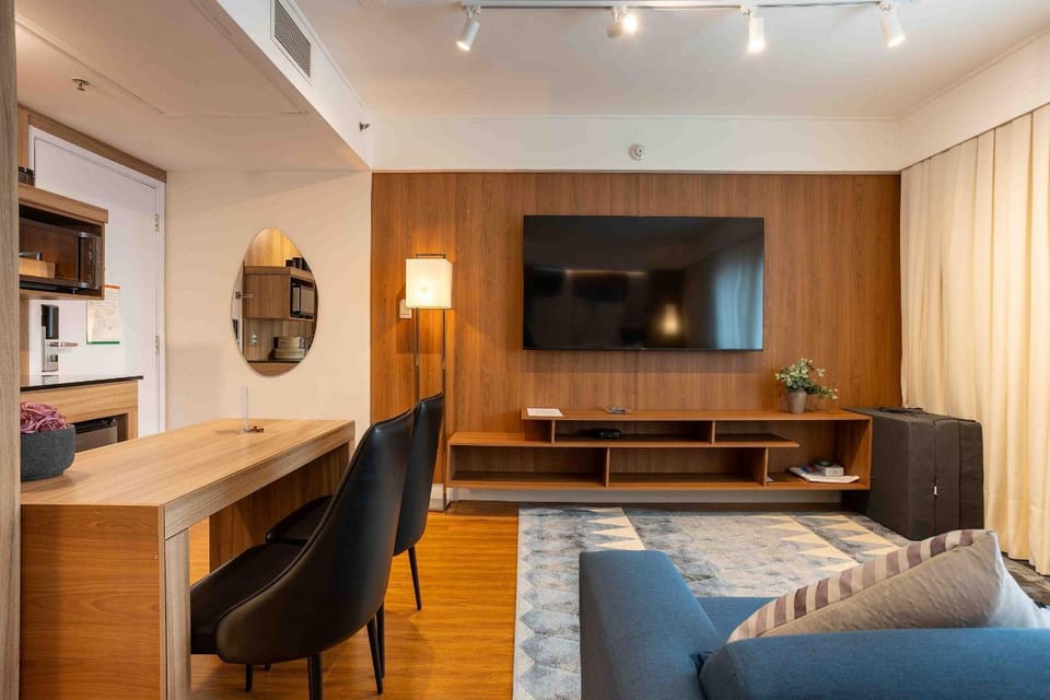 Communal lounge/ TV room, TV and multimedia, Kitchen or kitchenette, Living room, Seating area, Dining area, Evening entertainment