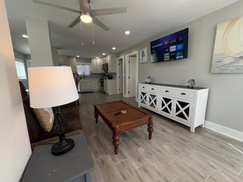 TV and multimedia, Kitchen or kitchenette